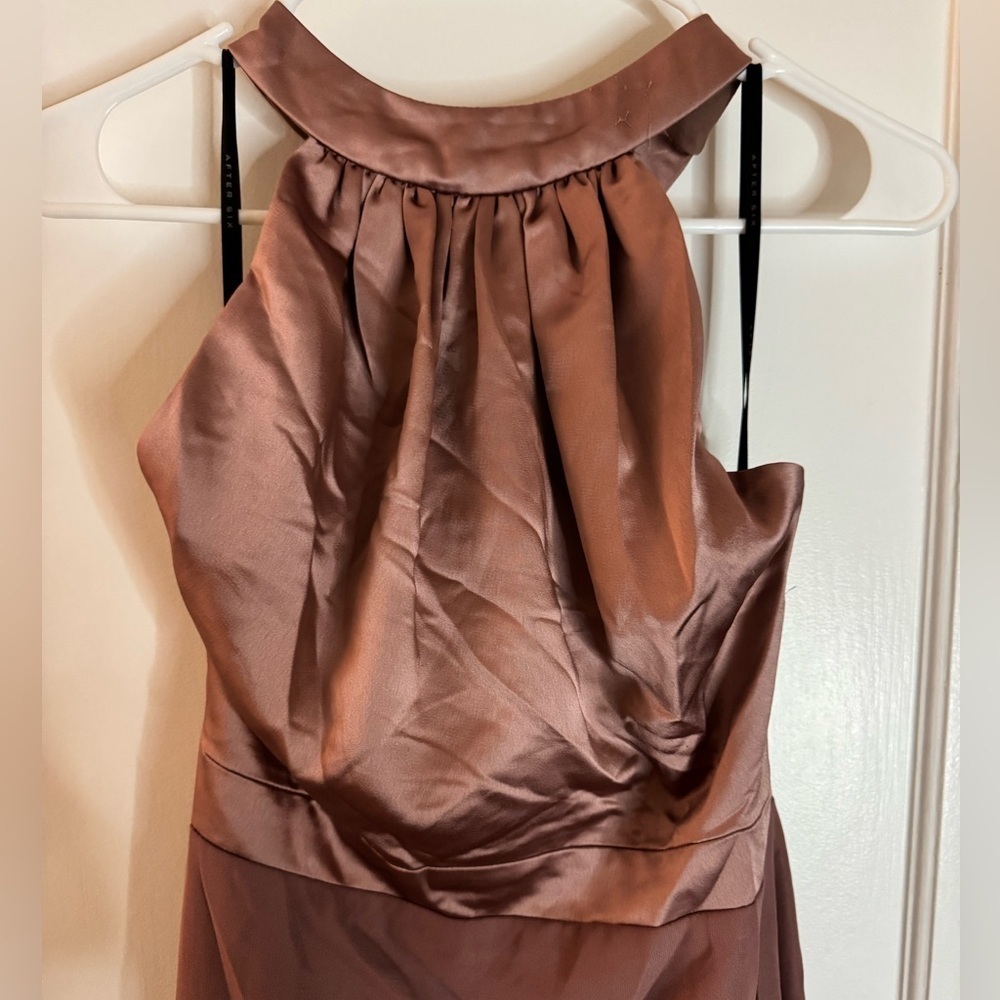 Elegant Mauve Evening Gown - Picture 2 of 6